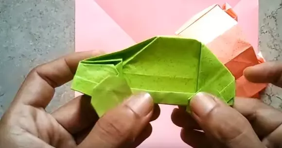 Cum să-i faci copilului tăi o mașinuță Origami din hârtie? | VIDEO
