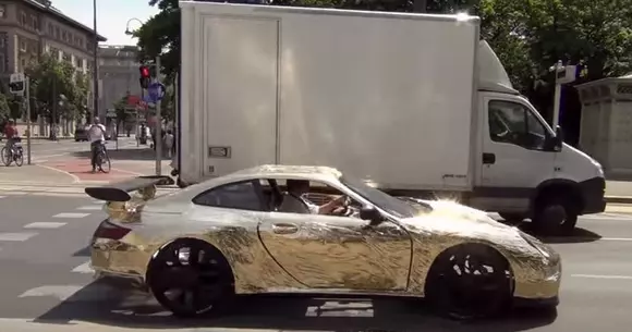 Ce zici, mașina din imagine este un Porsche? | VIDEO