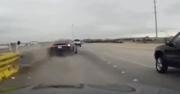 Tesla Autopilot - chiar și cei mai buni fac greșeli