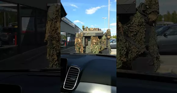 Cu tancul la fast-food: imaginile incredibile care nu au fost filmate în Rusia