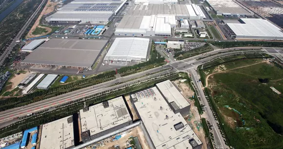 Daimler investeşte într-o fabrică de baterii la Beijing