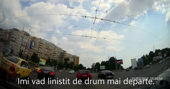VIDEO | A intrat în el și apoi și-a dat seama că era filmat. Cum s-a soluționat accidentul.