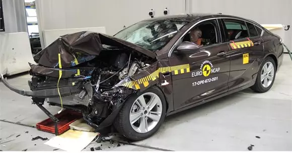 EuroNCAP: De la cinci stele pentru Opel Insignia la trei stele pentru Ford Mustang