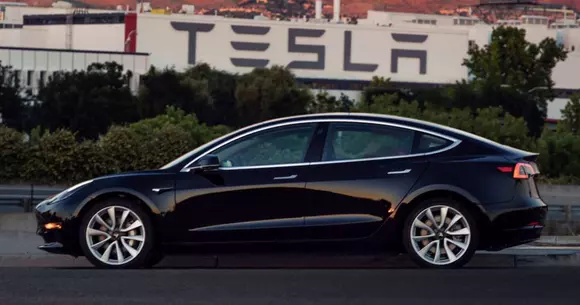 Unde au ajuns primele 30 de mașini Tesla Model 3