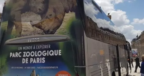 Mesaj subliminal? Cu ce au fost transportați parlamentarii francezi la Versailles