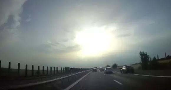 Care educație rutieră? Uite cum conduc românii pe Autostrada Soarelui! | VIDEO