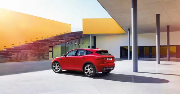 Noul Jaguar E-PACE tulbură apele în segmentul compact al SUV-urilor premium