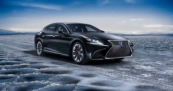 Noul Lexus LS va duce sistemele de siguranţă la un alt nivel