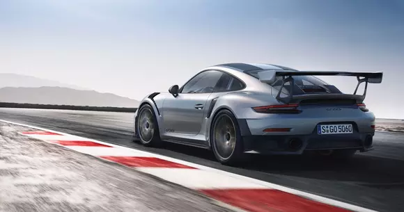 Porsche a lansat cel mai puternic 911 din toate timpurile