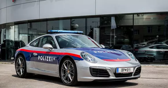 Top - modele Porsche folosite de Poliţie