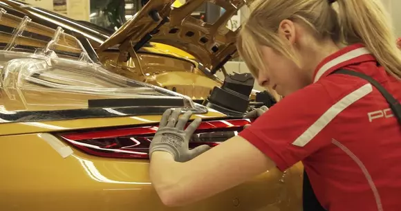 Porsche 911 Turbo S Exclusive Series: cum se fabrică o maşină de peste 250.000 euro