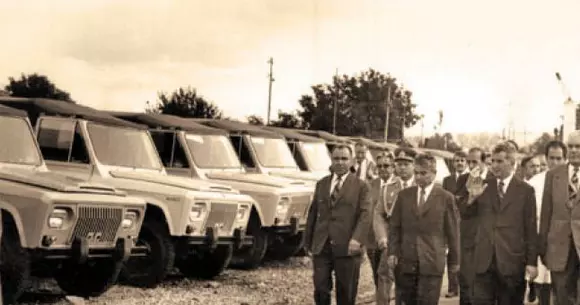 Cum a vrut Mercedes-Benz să cumpere fabrica ARO