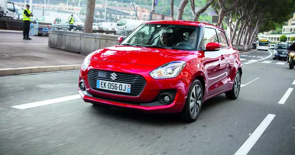 Suzuki Swift: Gadget de buzunar