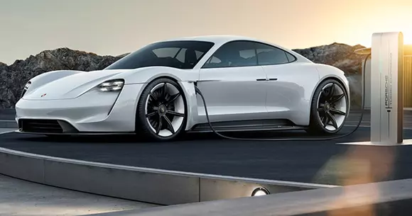 Porsche instalează în Berlin prima stație de 350 KW pentru încărcarea mașinilor electrice