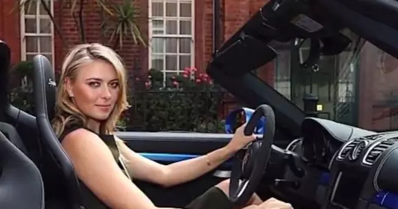 Ce colecție de mașini are Maria Șarapova, "coșmarul" Simonei Halep | VIDEO