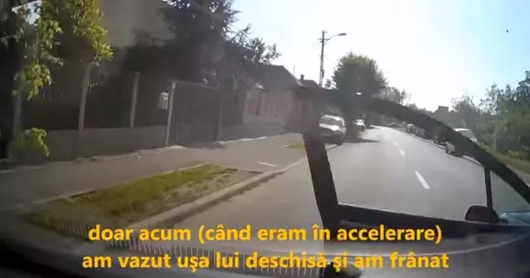 Road rage made in Romania! A deschis portiera să se dueleze cu "rivalul" și a rămas fără ușă! | VIDEO