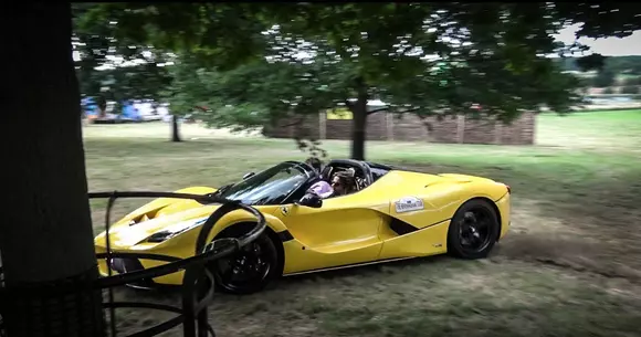 Ferrari LaFerrari Aperta - un video care ne pune pe gânduri