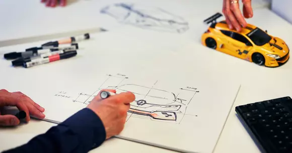 Studenţii şi masteranzii  pot accesa programul de stagii "Drive Your Future" al Groupe Renault