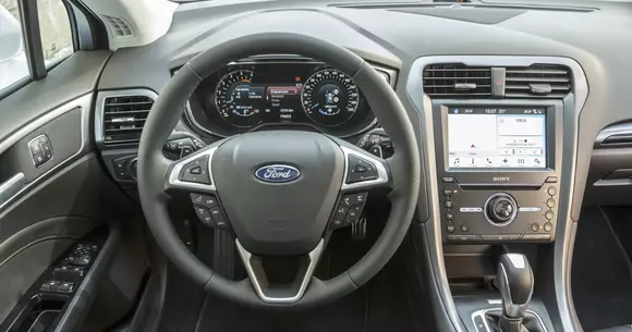 Ford va plăti despăgubiri clienţilor din SUA afectaţi de scandalul Takata