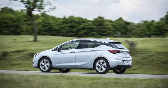 Opel Astra 1.6 CDTI - Conectivitatea la control