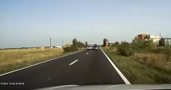 Ce depășire a efectuat șoferul unui BMW! O tragedie a fost evitată la limită! | VIDEO