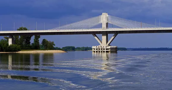 Veste bună pentru turiști: bulgarii vor să construiască un al doilea pod rutier la Ruse.