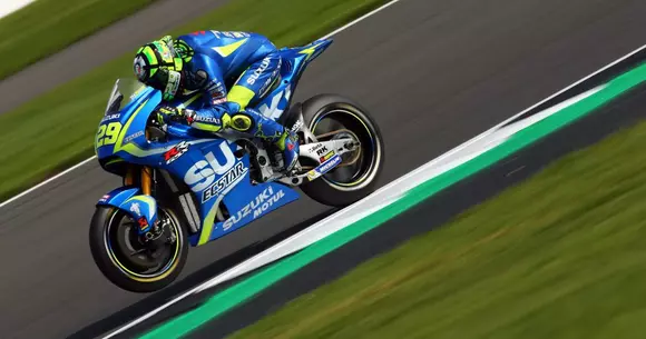 Un pilot din Moto GP s-a dezlănţuit când şi-a văzut iubita goală pe Instagram