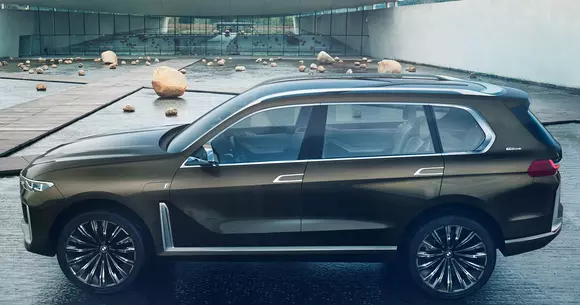Primele fotografii cu BMW X7
