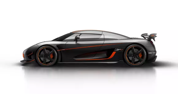 Regele a murit! Trăiască regele! Koenigsegg Agera RS depăşeşte Bugatti Chiron la sprintul de la 0 la 400 km/h