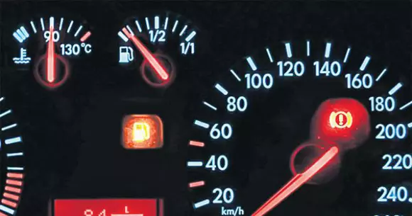 Modelul rusesc care te lasă să te joci Tetris în bord