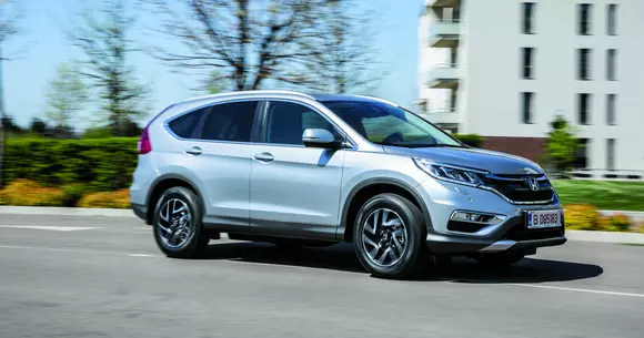 Honda CR-V 2.0 Elegance AT 4WD: Întoarcerea la spațiu
