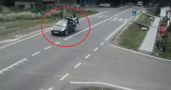 Accident teribil surprins de o cameră de supraveghere. Cine a fost vinovat? | VIDEO