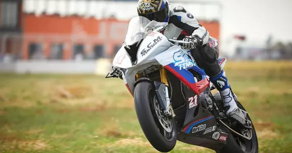 Etapa a 5-a a Campionatului de Motociclism al României ”MotoRC”. Cine va trimufa în fiecare dintre cele patru clase ale competiției?