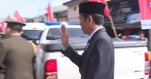 "E nebun!", au spus oamenii! Ce a făcut președintele indonezian după ce a fost prins într-un ambuteiaj | VIDEO