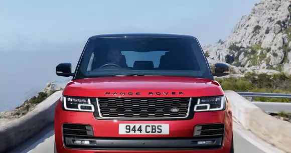 Range Rover SVA Dynamic este mașina ideală cu care să ajungi la schi în St. Moritz