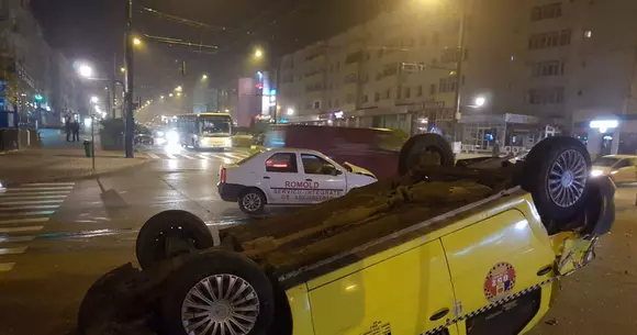 A "zburat" cu taxiul prin Vaslui. Șoferul, la un pas de moarte