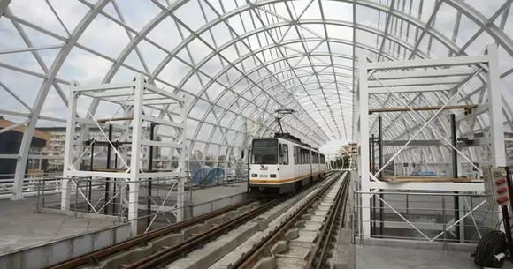 La doar 6 ani de la inaugurare Pasajul Basarab începe să ruginească