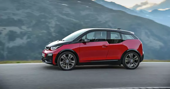 BMW i3s a ajuns în România. Cât costă modelul electric cu valenţe sportive