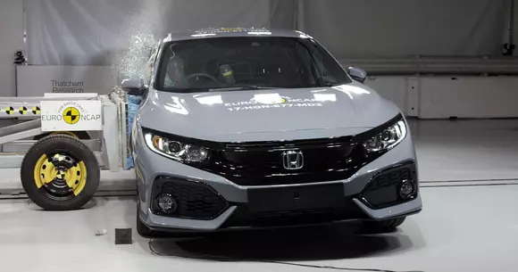 O nouă serie de teste EuroNCAP la care a revenit şi Honda Civic - Video