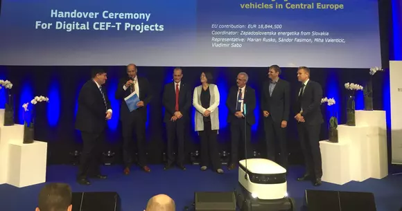 Consorţiul NEXT-E şi UE semnează un acord e finanţare pentru 252 de staţii de încărcare rapidă şi ultrarapidă