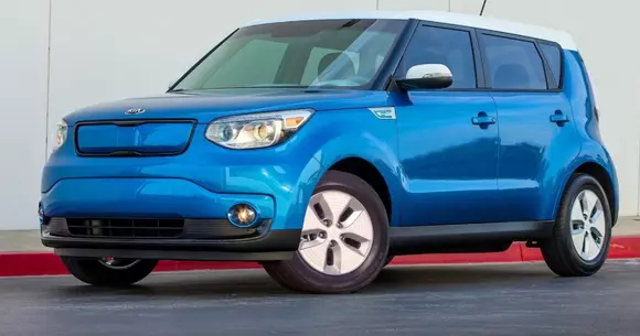 Cumperi casă și primești o mașină cadou. Oferta inedită a unei agenții imobiliare din România