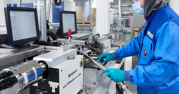 BMW investeşte 200 de milioane de euro în Centrul de Competenţă pentru Celule de Baterii