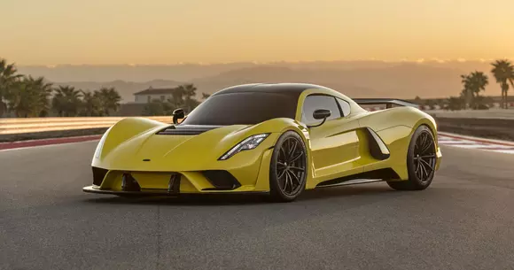 Hennessey Venom F5 vrea să fie noul rege al vitezei! Şi pe hârtie chiar reuşeşte