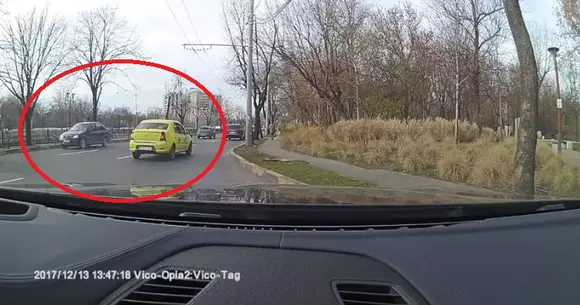 Așa arată cel mai insistent și inconștient șofer care a circulat vreodată în București! | VIDEO