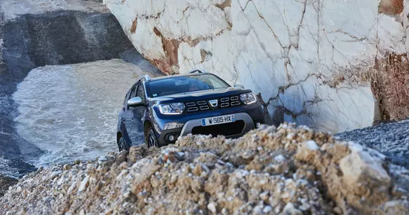 Noua Dacia Duster: SCHIMBAREA ESTE COMPLETĂ