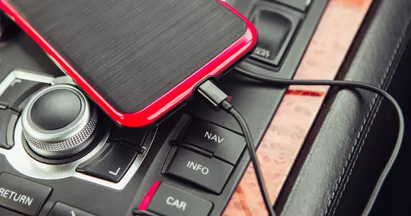 7 gadgeturi utile pe care trebuie sa le ai în mașină în 2018