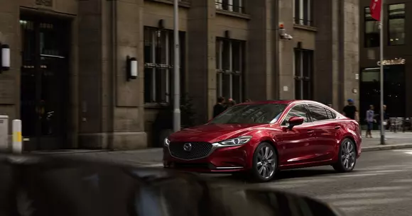 Mazda 6: dotări în premieră şi o motorizare aşteptată de fanii propulsoarelor turbo