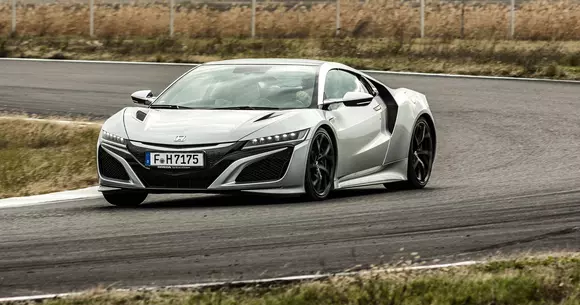 Honda NSX: Supercar-ul de cursă lungă