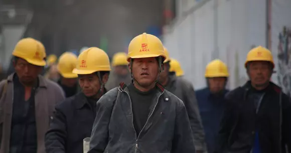 Învaţă să ceri un schimbi de ulei în chineză! S-ar putea ca doar aşa să te înţelegi la service în România