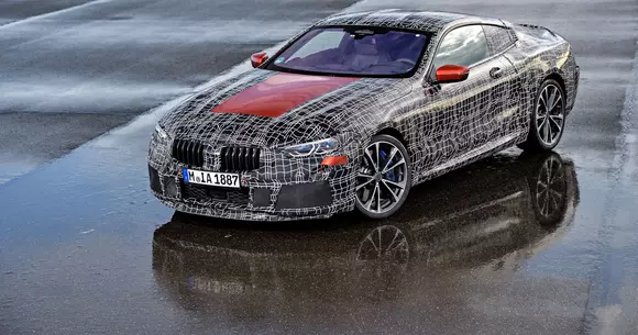 Prototipul BMW Seria 8 Coupe testat pe circuit